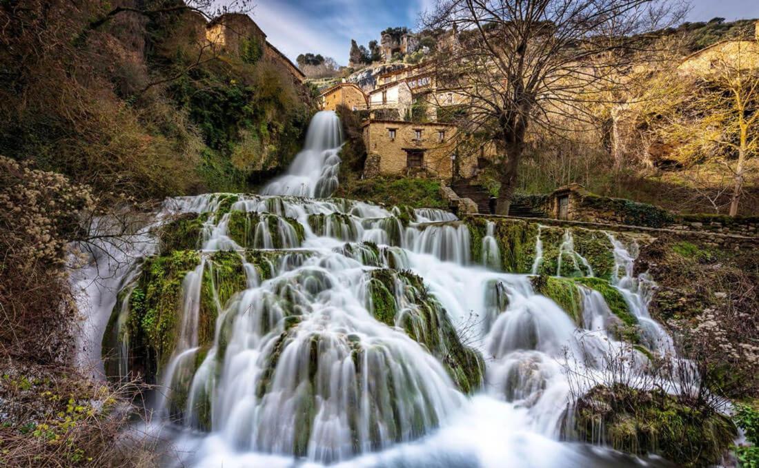 El Salto del Agua Auténtico El Molino de la Cascada Orbaneja Orbaneja del Castillo Exterior foto